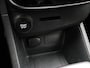 Renault Clio Estate TCe 90pk Limited | Eerste Eigenaar | Volledig Dealer onderhouden | Navigatie | Parkeersensoren achter | lm velgen | Cruise control |