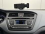 Hyundai i20 1.2 HP i-Motion Premium Glazen schuif-kanteldak / Dealer onderhouden / Vierseizoensbanden / Climate Control / Cruise Control / Licht en Regensensor/  Pakeersensoren voor + achter