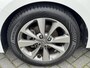 Hyundai i20 1.2 HP i-Motion Premium Glazen schuif-kanteldak / Dealer onderhouden / Vierseizoensbanden / Climate Control / Cruise Control / Licht en Regensensor/  Pakeersensoren voor + achter