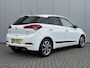 Hyundai i20 1.2 HP i-Motion Premium Glazen schuif-kanteldak / Dealer onderhouden / Vierseizoensbanden / Climate Control / Cruise Control / Licht en Regensensor/  Pakeersensoren voor + achter