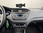 Hyundai i20 1.2 HP i-Motion Premium Glazen schuif-kanteldak / Dealer onderhouden / Vierseizoensbanden / Climate Control / Cruise Control / Licht en Regensensor/  Pakeersensoren voor + achter