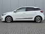 Hyundai i20 1.2 HP i-Motion Premium Glazen schuif-kanteldak / Dealer onderhouden / Vierseizoensbanden / Climate Control / Cruise Control / Licht en Regensensor/  Pakeersensoren voor + achter
