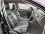 Volvo V70 2.5T Momentum | 12 mnd BOVAG GARANTIE | Nederlandse auto | Stoelverwarming | Trekhaak | Leder | elektrisch bedienbare achterklep | 6 CD wisselaar |