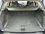 Volvo V70 2.5T Momentum | 12 mnd BOVAG GARANTIE | Nederlandse auto | Stoelverwarming | Trekhaak | Leder | elektrisch bedienbare achterklep | 6 CD wisselaar |