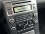 Volvo V70 2.5T Momentum | 12 mnd BOVAG GARANTIE | Nederlandse auto | Stoelverwarming | Trekhaak | Leder | elektrisch bedienbare achterklep | 6 CD wisselaar |