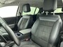 Citroën C5 Aircross SUV Business 1.6 Plug-in Hybrid 225pk Automaat | Navigatie | Achteruitrijcamera | Climate Control | Adaptieve Cruise Control | Parkeersensoren v+a | Keyless | Dodehoeksensor | Comfortstoelen Leder/Alcantara | Led koplampen | Apple Carplay / Android Auto | Bluetooth | DAB+ radio | Donker getint glas | 18" lichtmetalen velgen |