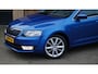 Skoda Octavia Combi 1.2 TSI 105pk Ambition Businessline Navi Clima Stoelverwarming Trekhaak 17inch LM *Race Blue Metallic* 139442km!