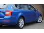 Skoda Octavia Combi 1.2 TSI 105pk Ambition Businessline Navi Clima Stoelverwarming Trekhaak 17inch LM *Race Blue Metallic* 139442km!