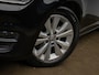 Volkswagen Golf 1.0 TSI Connected Sport (NAVI,LED,CAMERA,GROOT SCHERM,SPORTSTOELEN,PDC,GETINT,TREKHAAK,NETTESTAAT)