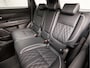 Mitsubishi Outlander 2.4 PHEV Deluxe 240Pk Automaat (SCHUIFDAK, APPLE CARPLAY, NAVIGATIE, LEDER, STUUR/STOELVERWARMING, ELEK SPORTSTOELEN, 360 CAMERA, ADAPTIVE CRUISE, TREKHAAK, ZWART HEMEL, NIEUWSTAAT)