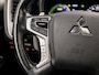 Mitsubishi Outlander 2.4 PHEV Deluxe 240Pk Automaat (SCHUIFDAK, APPLE CARPLAY, NAVIGATIE, LEDER, STUUR/STOELVERWARMING, ELEK SPORTSTOELEN, 360 CAMERA, ADAPTIVE CRUISE, TREKHAAK, ZWART HEMEL, NIEUWSTAAT)