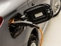 Mitsubishi Outlander 2.4 PHEV Deluxe 240Pk Automaat (SCHUIFDAK, APPLE CARPLAY, NAVIGATIE, LEDER, STUUR/STOELVERWARMING, ELEK SPORTSTOELEN, 360 CAMERA, ADAPTIVE CRUISE, TREKHAAK, ZWART HEMEL, NIEUWSTAAT)