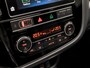 Mitsubishi Outlander 2.4 PHEV Deluxe 240Pk Automaat (SCHUIFDAK, APPLE CARPLAY, NAVIGATIE, LEDER, STUUR/STOELVERWARMING, ELEK SPORTSTOELEN, 360 CAMERA, ADAPTIVE CRUISE, TREKHAAK, ZWART HEMEL, NIEUWSTAAT)