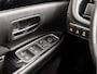 Mitsubishi Outlander 2.4 PHEV Deluxe 240Pk Automaat (SCHUIFDAK, APPLE CARPLAY, NAVIGATIE, LEDER, STUUR/STOELVERWARMING, ELEK SPORTSTOELEN, 360 CAMERA, ADAPTIVE CRUISE, TREKHAAK, ZWART HEMEL, NIEUWSTAAT)
