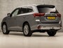 Mitsubishi Outlander 2.4 PHEV Deluxe 240Pk Automaat (SCHUIFDAK, APPLE CARPLAY, NAVIGATIE, LEDER, STUUR/STOELVERWARMING, ELEK SPORTSTOELEN, 360 CAMERA, ADAPTIVE CRUISE, TREKHAAK, ZWART HEMEL, NIEUWSTAAT)