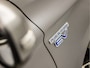 Mitsubishi Outlander 2.4 PHEV Deluxe 240Pk Automaat (SCHUIFDAK, APPLE CARPLAY, NAVIGATIE, LEDER, STUUR/STOELVERWARMING, ELEK SPORTSTOELEN, 360 CAMERA, ADAPTIVE CRUISE, TREKHAAK, ZWART HEMEL, NIEUWSTAAT)