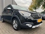 Dacia Lodgy 1.2 TCe 116PK Stepway 7 Persoons Navigatie,CruiseControl,Isofix,Bluetooth,Parkeersensoren,Start/Stop,GetintGlas,Eco,