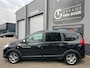Dacia Lodgy 1.2 TCe 116PK Stepway 7 Persoons Navigatie,CruiseControl,Isofix,Bluetooth,Parkeersensoren,Start/Stop,GetintGlas,Eco,