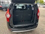 Dacia Lodgy 1.2 TCe 116PK Stepway 7 Persoons Navigatie,CruiseControl,Isofix,Bluetooth,Parkeersensoren,Start/Stop,GetintGlas,Eco,