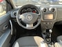 Dacia Sandero 0.9 TCe 90PK Navi,Airco,Cruise,Isofix,Bluetooth,ElektrRamen+Spiegels,Parkeersensoren,Dakrail.