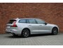 Volvo V60 T6 Plug-in hybrid AWD Plus Dark | Elektrisch inklapbare trekhaak | Elektrisch verstelbare voorstoelen | 360 graden camera | Premium audio by Harman Kardon | Verwarmbare voorruit | Stoel- /stuurwielverwarming | Adaptive cruise control | BLISElektrisch inklapbare trekhaak | Elektrisch verstelbare voorstoelen | 360 graden camera | Premium audio by Harman Kardon | Verwarmbare voorruit | Stoel- /stuurwielverwarming | Adaptive cruise control | BLIS