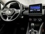 Renault Clio 1.6 E-Tech Hybrid 140 Sport 141Pk Automaat (APPLE CARPLAY, DIGITAL COCKPIT, GROOT NAVI, CAMERA, GETINT GLAS, SPORTSTOELEN, LED KOPLAMPEN, CRUISE, LANE ASSIST, NIEUWE APK, NIEUWSTAAT)