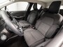 Renault Clio 1.6 E-Tech Hybrid 140 Sport 141Pk Automaat (APPLE CARPLAY, DIGITAL COCKPIT, GROOT NAVI, CAMERA, GETINT GLAS, SPORTSTOELEN, LED KOPLAMPEN, CRUISE, LANE ASSIST, NIEUWE APK, NIEUWSTAAT)