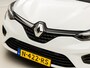Renault Clio 1.6 E-Tech Hybrid 140 Sport 141Pk Automaat (APPLE CARPLAY, DIGITAL COCKPIT, GROOT NAVI, CAMERA, GETINT GLAS, SPORTSTOELEN, LED KOPLAMPEN, CRUISE, LANE ASSIST, NIEUWE APK, NIEUWSTAAT)