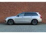 Volvo XC90 T8 Plug-in hybrid AWD Ultra Dark | Verwarmde, Geventileerde en Masserende Voorstoelen | Luchtvering | Panoramisch Schuif-/Kanteldak | Semi-Elektrische Trekhaak | 360º Camera | Gelamineerd en Getint Glas Achter| Bowers & Wilkins |