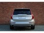 Volvo XC90 T8 Plug-in hybrid AWD Ultra Dark | Verwarmde, Geventileerde en Masserende Voorstoelen | Luchtvering | Panoramisch Schuif-/Kanteldak | Semi-Elektrische Trekhaak | 360º Camera | Gelamineerd en Getint Glas Achter| Bowers & Wilkins |