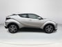 Toyota C-HR 1.8 Hybrid Executive **NAVIGATIE/ DODEHOEK DETECTIE/ STOEL EN STUURWIELVERWARMING/ GARANTIE**