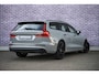 Volvo V60 2.0 B3 Essential Edition | Sport Pack | 19" Black Edition Velgen | Leder | Adaptieve Cruise Control | Stoelverwarming | Park Assist |