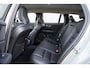 Volvo V60 2.0 B3 Essential Edition | Sport Pack | 19" Black Edition Velgen | Leder | Adaptieve Cruise Control | Stoelverwarming | Park Assist |