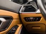 BMW 3-Serie 330e Sportline 293Pk Automaat (APPLE CARPLAY, GROOT NAVI, ZWART HEMEL, COGNAC LEDER, CAMERA, STOELVERWARMING, SPORTSTOELEN, GETINT GLAS, SFEERVERLICHTING, NIEUWSTAAT)