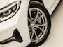 BMW 3-Serie 330e Sportline 293Pk Automaat (APPLE CARPLAY, GROOT NAVI, ZWART HEMEL, COGNAC LEDER, CAMERA, STOELVERWARMING, SPORTSTOELEN, GETINT GLAS, SFEERVERLICHTING, NIEUWSTAAT)