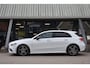 Mercedes-Benz A-klasse 180 AMG NIGHT | SFEERVERLICHTING | PANORAMADAK | APPLE CARPLAY | ANDROID AUTO | KEYLESS | MEMORY SEATS