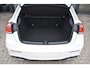 Mercedes-Benz A-klasse 180 AMG NIGHT | SFEERVERLICHTING | PANORAMADAK | APPLE CARPLAY | ANDROID AUTO | KEYLESS | MEMORY SEATS