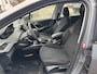 Peugeot 2008 1.2 PureTech Active Clima, Navi, Parkeersensoren, Cruise control, Mistlamp, Radio Bij de verkoop van gebruikte voertuigen door CD-Cars wordt geen standaard garantie verstrekt. De koper aanvaardt het voertuig in de staat waarin het zich bevindt op het moment van aankoop