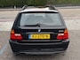 BMW 3-Serie Touring 318i Clima, Lichtmetalen velgen, Radio Bij de verkoop van gebruikte voertuigen door CD-Cars wordt geen standaard garantie verstrekt. De koper aanvaardt het voertuig in de staat waarin het zich bevindt op het moment van aankoop
