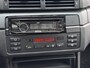 BMW 3-Serie Touring 318i Clima, Lichtmetalen velgen, Radio Bij de verkoop van gebruikte voertuigen door CD-Cars wordt geen standaard garantie verstrekt. De koper aanvaardt het voertuig in de staat waarin het zich bevindt op het moment van aankoop