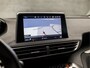 Peugeot 3008 1.2 PureTech Sport Automaat (APPLE CARPLAY, GROOT NAVI, 360 CAMERA, SPORTSTOELEN, GETINT GLAS, LANE ASSIST, PARKEERSENSOREN, TREKHAAK, CRUISE, NIEUWSTAAT)