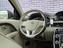 Volvo XC70 2.0 T5 FWD Nordic+ | Inscription Interieur | Harman/Kardon | Adaptieve cruise  | Schuif/kantel dak | Standkachel | Volvo on Call | Trekhaak | Keyless entry/start | Stoelverwarming/ventilatie| Parkeercamera | BLIS |
