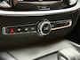 Volvo V60 2.0 B3 Momentum Advantage | R-Design | Elek. Trekhaak | Camera | Dealer onderhouden