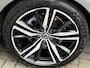 Volvo V60 2.0 B3 Momentum Advantage | R-Design | Elek. Trekhaak | Camera | Dealer onderhouden