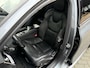Volvo V60 2.0 B3 Momentum Advantage | R-Design | Elek. Trekhaak | Camera | Dealer onderhouden