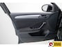Volkswagen T-Roc 1.0 TSI 116 PK Business Edition | Stoelverw. | Apple Carplay / Android auto | PDC V+A | Automatisch inparkeren, Climate control, all season banden, extra getint glas achter