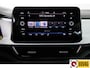 Volkswagen T-Roc 1.0 TSI 116 PK Business Edition | Stoelverw. | Apple Carplay / Android auto | PDC V+A | Automatisch inparkeren, Climate control, all season banden, extra getint glas achter