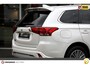Mitsubishi Outlander 2.4 PHEV 4WD Instyle | Trekhaak | Winterbanden set