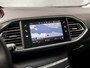 Peugeot 308 SW 1.2 PureTech Sport (PANORAMADAK, APPLE CARPLAY, GROOT NAVI, 360 CAMERA, SPORTSTOELEN, GETINT GLAS, PARKEERSENSOREN, CRUISE, LANE ASSIST, NIEUWE APK, NIEUWSTAAT)