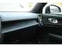 Volvo XC40 Single Motor Extended Range Plus 82 kWh | Verwarmde Voorstoelen+Stuurwiel | Warmtepomp | Semi- Elektrische Trrekhaak | Achteruitrijcamera | AppleCarplay / AndroidAuto | Keyless Entry/Start